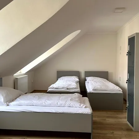 Waltz Hostel *